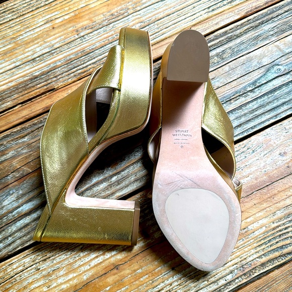 Gorgeous gold lame Stuart Weitzman 4” heels 🤩 - Picture 5 of 8